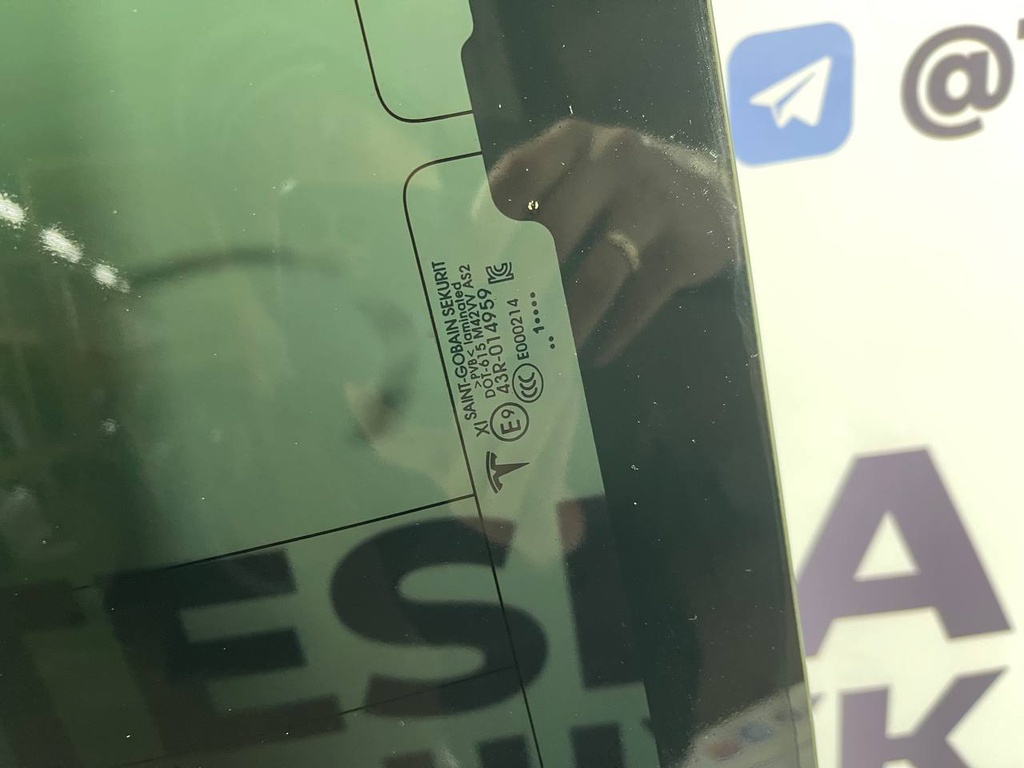 Скло заднє (панорама) Tesla Model 3, 147292597-C