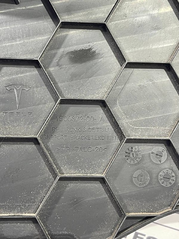 Панель багажного відділення пластик Tesla Model 3, 1500372-00-А