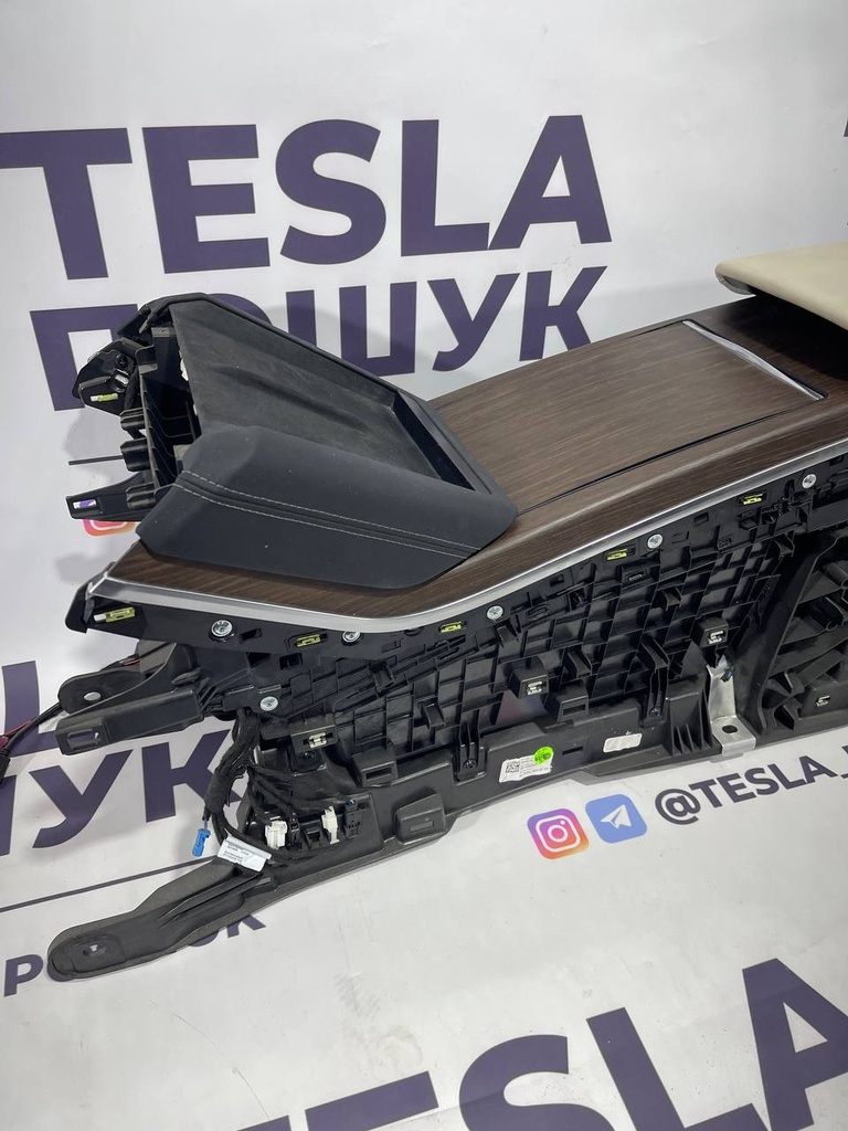 Консоль салона центральна Tesla Model S/X 21+, 1564400-53-D