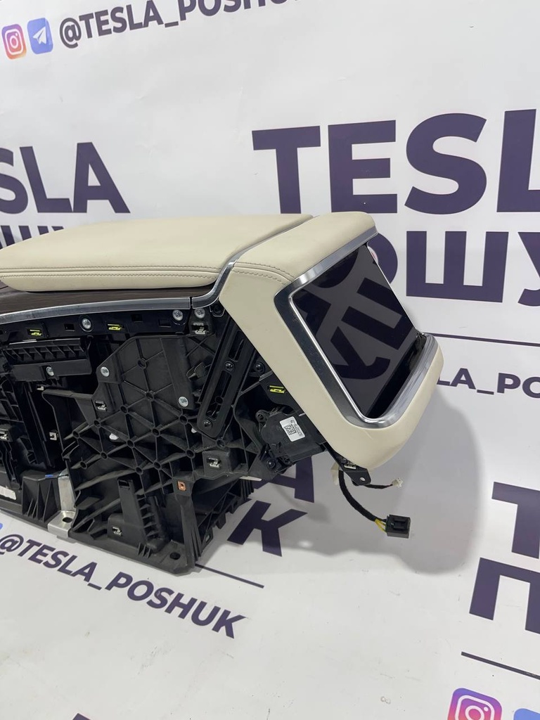 Консоль салона центральна Tesla Model S/X 21+, 1564400-53-D