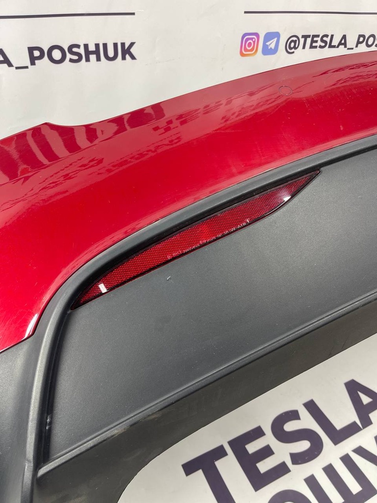 Бампер задній Red в зборі Tesla Model X 21+, 1034804-00-E