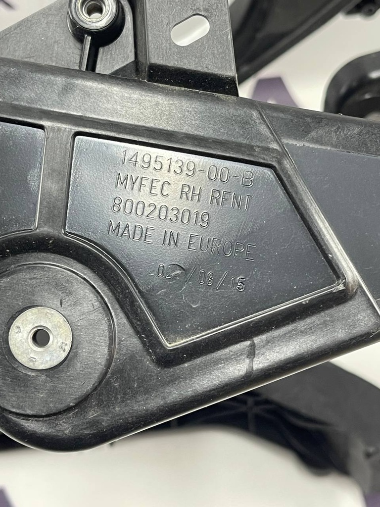 Панель передня (телевізор) Tesla Model Y, 1643524-00-A