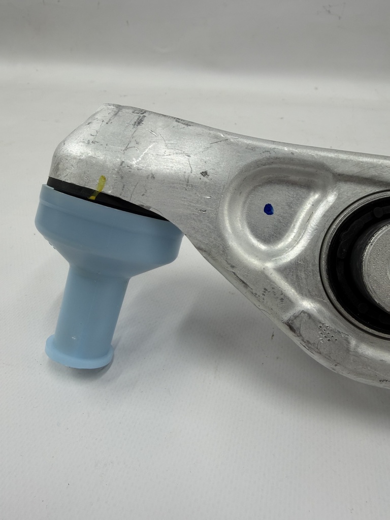 Важіль нижній передньої підвіски правий/лівий Tesla Model 3, 1044341-00-D