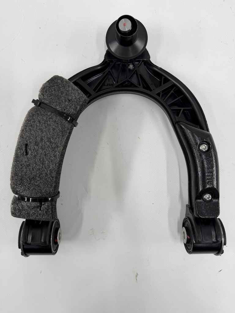 Важіль верхній передній лівий (підкова) Tesla Model 3, 1044321-00-J