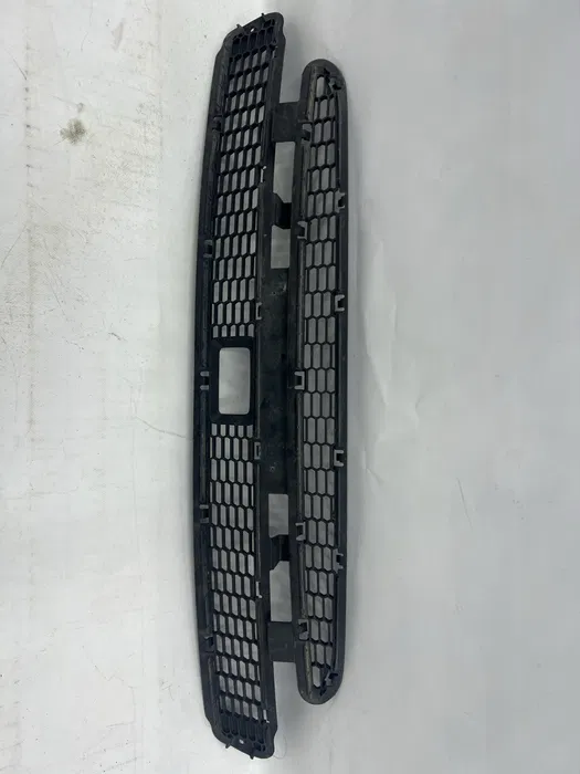 Решітка бампера переднього Tesla Model S, 1038211-00-A
