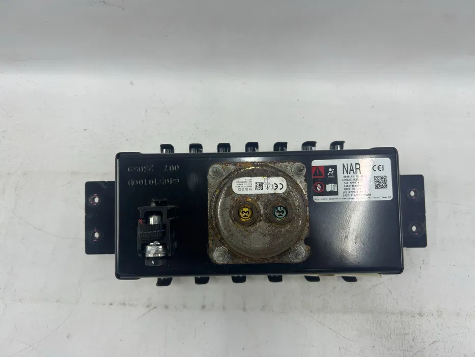 Подушка безпеки пасажира (торпедо) Tesla Model 3, 1077823-00-G