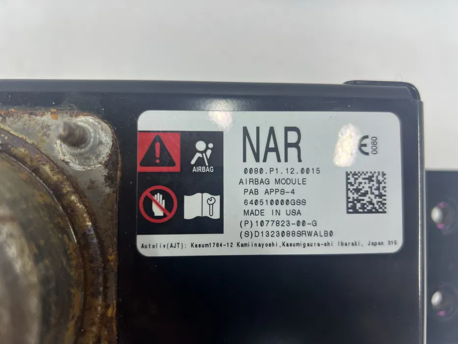 Подушка безпеки пасажира (торпедо) Tesla Model 3, 1077823-00-G