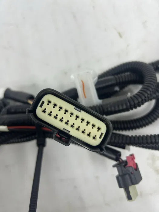 Електропроводка переднього бампера Tesla Model Y 23+, 1489045-04-D