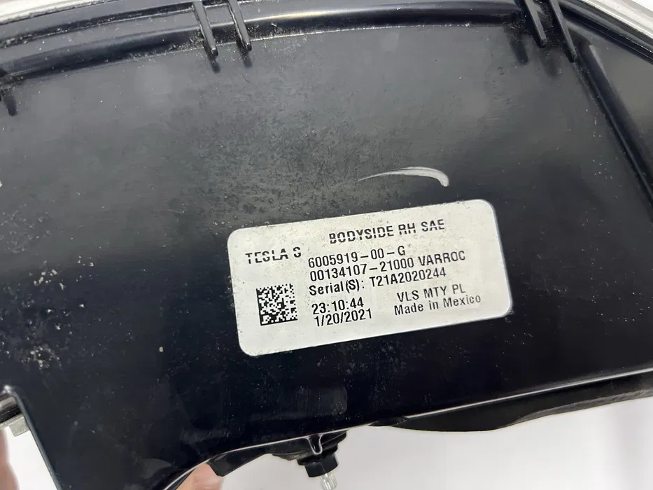 Ліхтар задній правий в крило Tesla Model S, 6005919-00-G