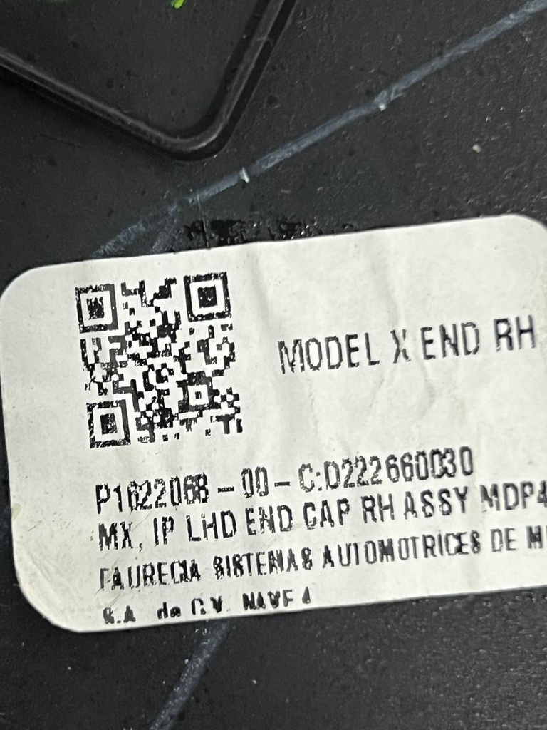 Накладка торпеди бокова права Tesla Model X 21+, 1622068-00-C 