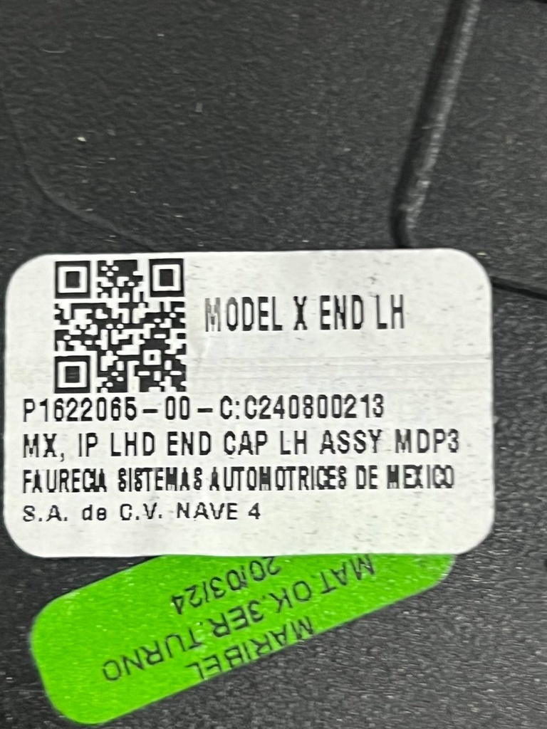 Накладка торпеди бокова ліва Tesla Model X 21+, 1622065-00-C