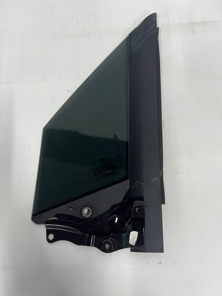 Скло бокове передньої правої двері Tesla Model X, 1055204-00-D