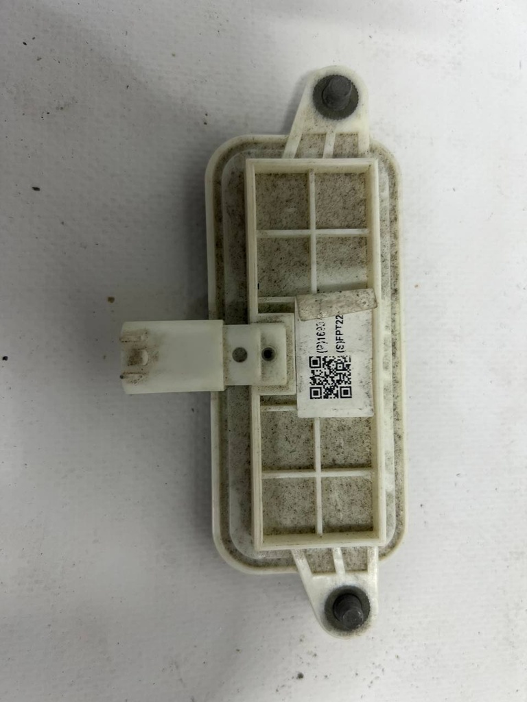 Кнопка відкриття кришки багажника Tesla Model S 21+, 1693785-00-A 