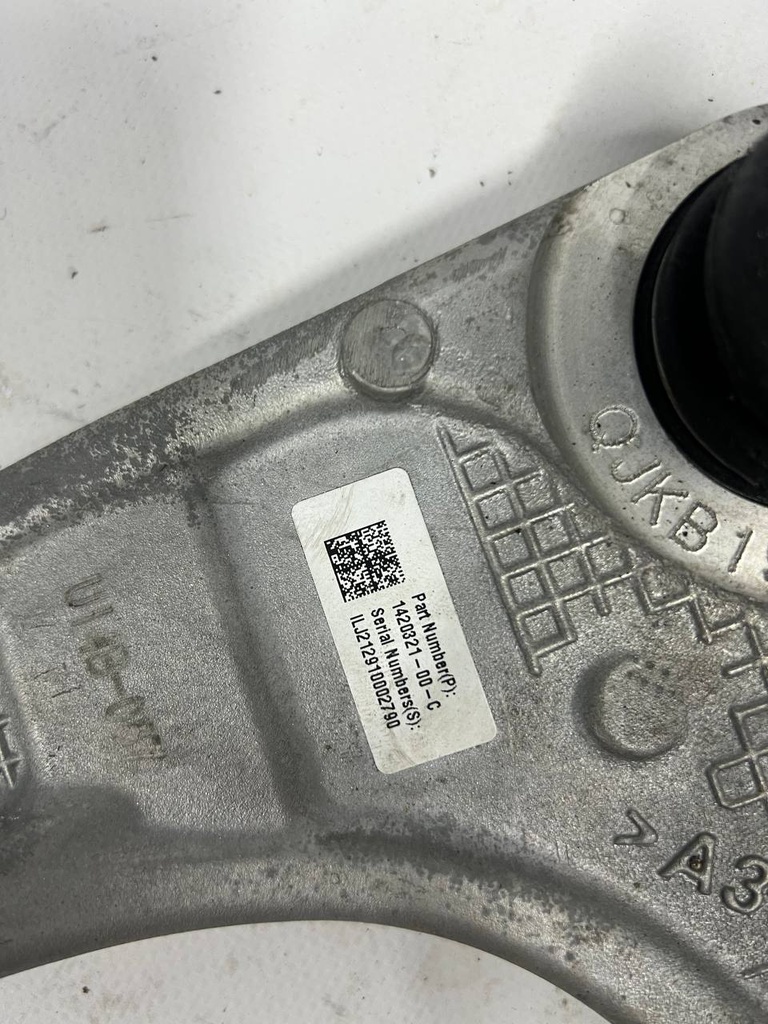 Важіль верхній передній лівий (підкова) Tesla Model S 21+, 1420321-00-С