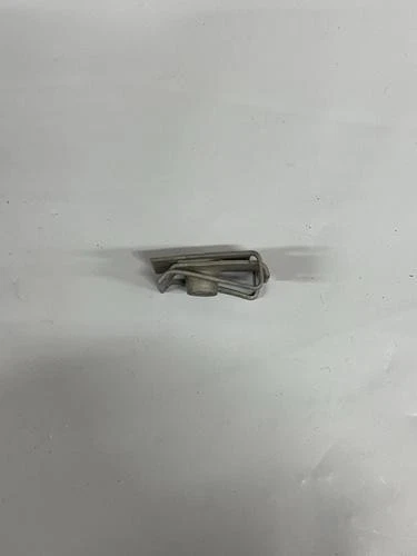 Скоба (зажим) кріплення захисту бемпера Tesla Model 3/Y/S/X, 1013802-00-B