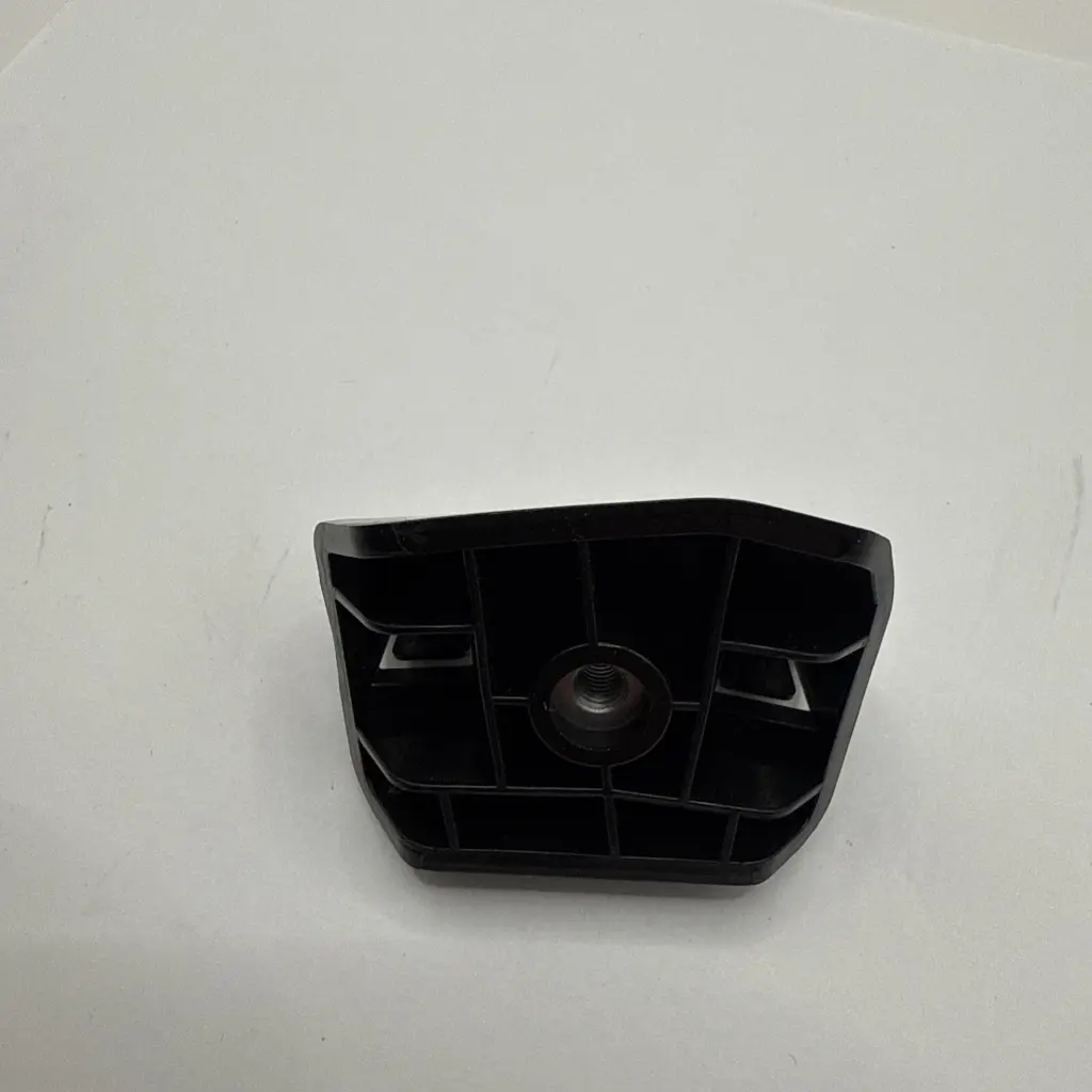 Кріплення переднього бампера праве Tesla Model Y , 1493773-00-B