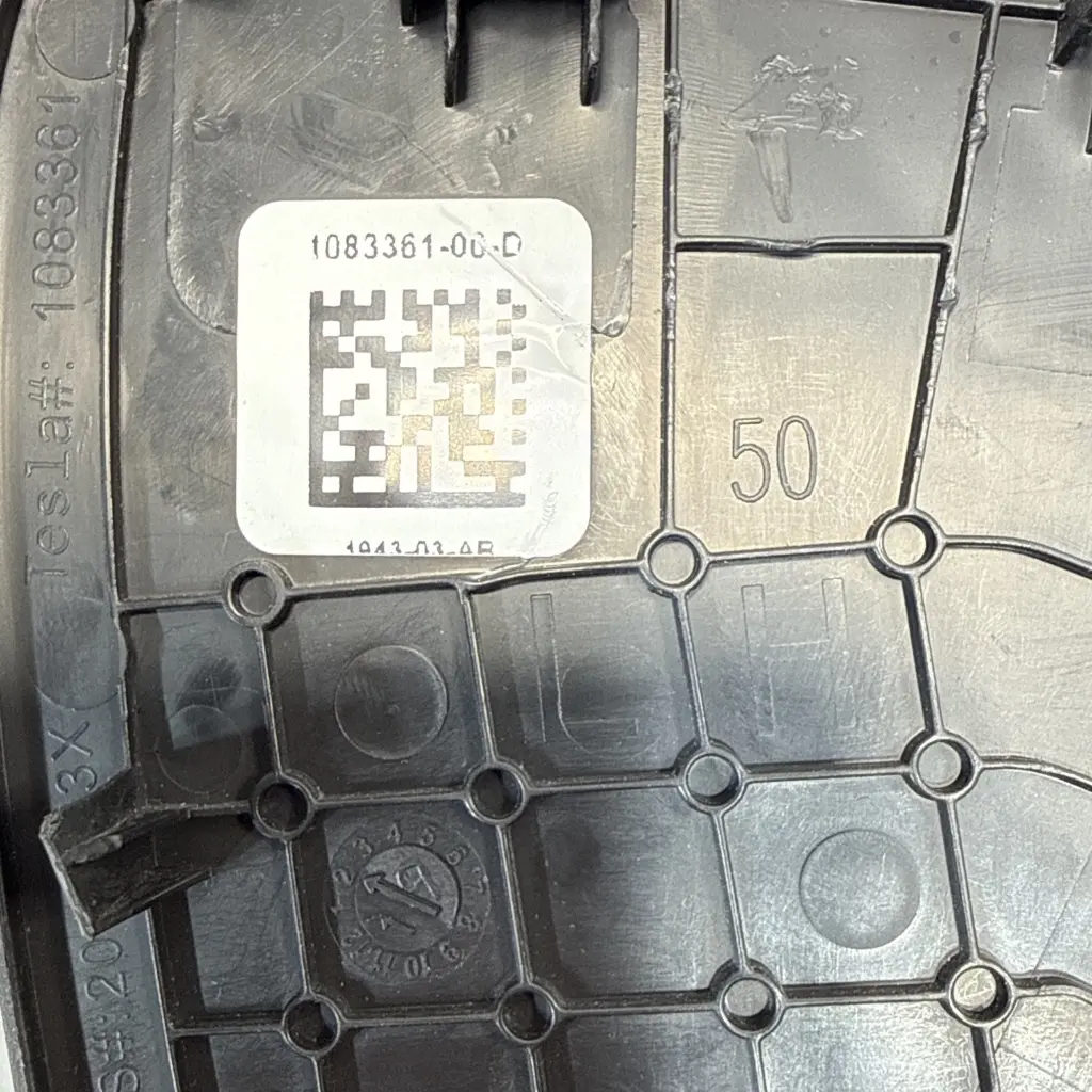 Заглушка торпеди ліва Tesla Model 3/Y, 1083361-00-D