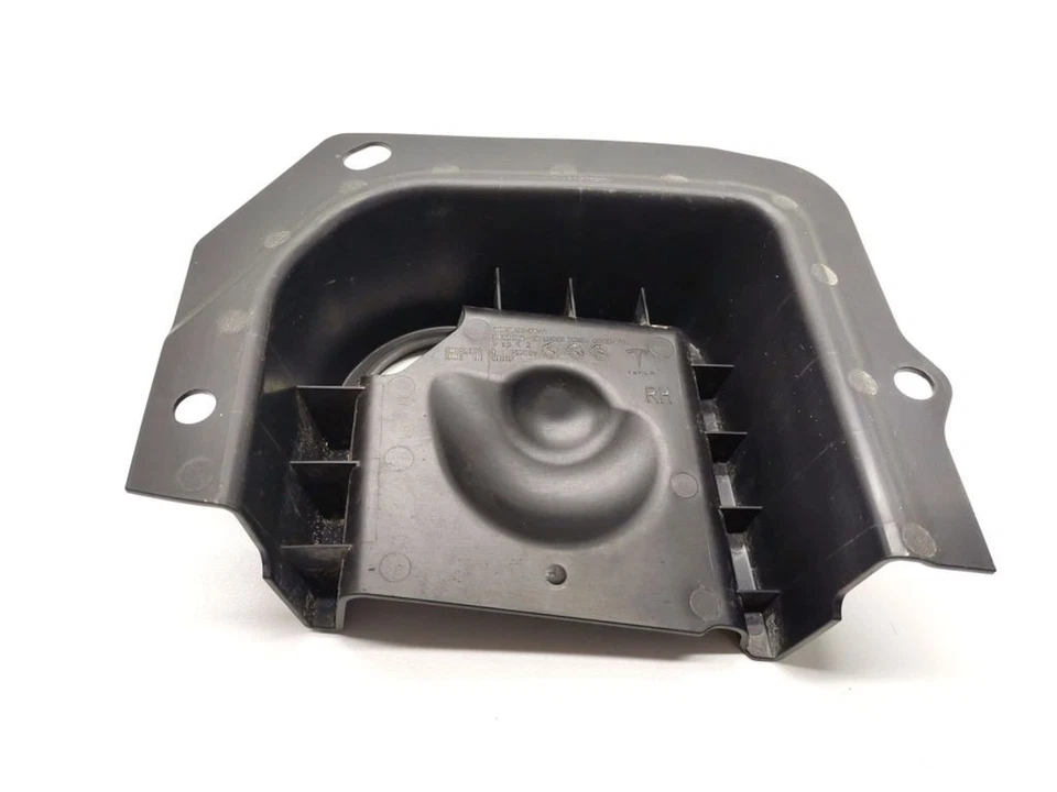 Накладка стакана амортизатора правого Tesla Model Y, 1494084-00-A