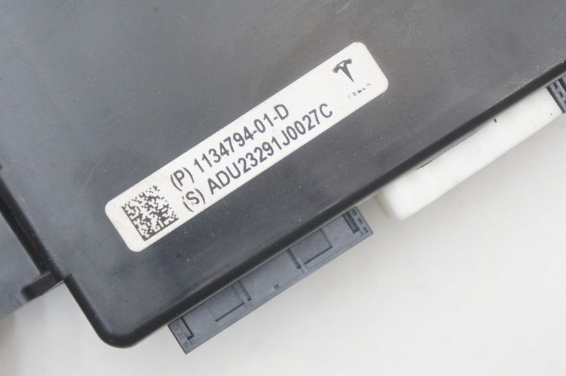 Блок контролю пневмопідвіски Tesla Model X 21+, 1134794-01-D