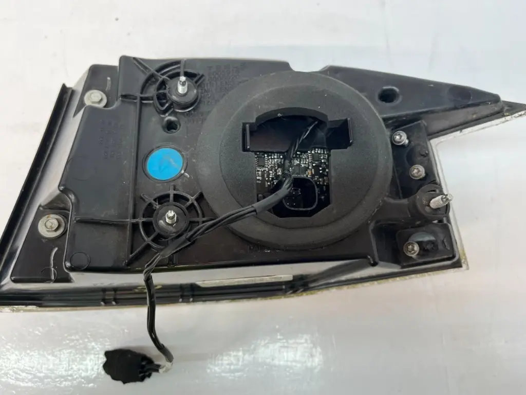 Ліхтар задній лівий в крило Tesla Model S, 6005920-00-G
