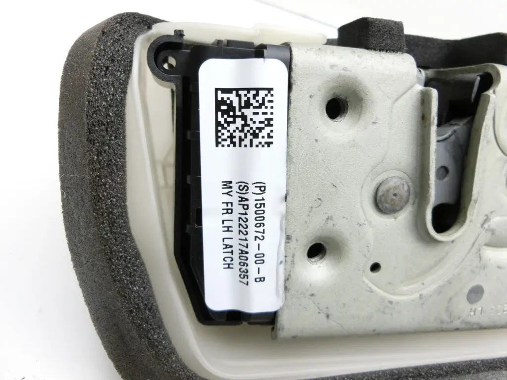 Замок двері передньої лівої Tesla Model Y, 1500672-00-B