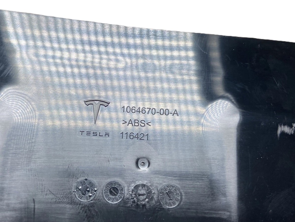 Заглушка замка дверей задніх права Tesla Model S, 1064670-00-A