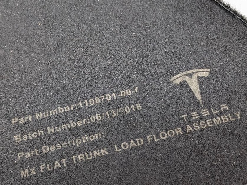 Полиця багажника верхня Tesla Model X 21+, 1108701-00-D
