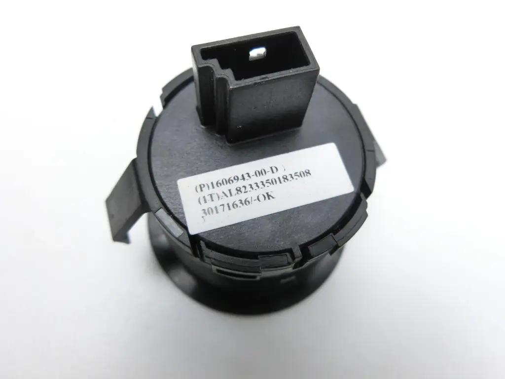Кнопка закриття дверей багажника Tesla Model S 21+, 1606943-00-D
