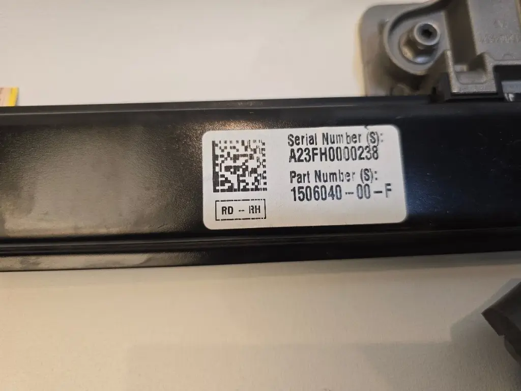 Склопідіймач задній правий Tesla Model S 21+, 1506040-00-F