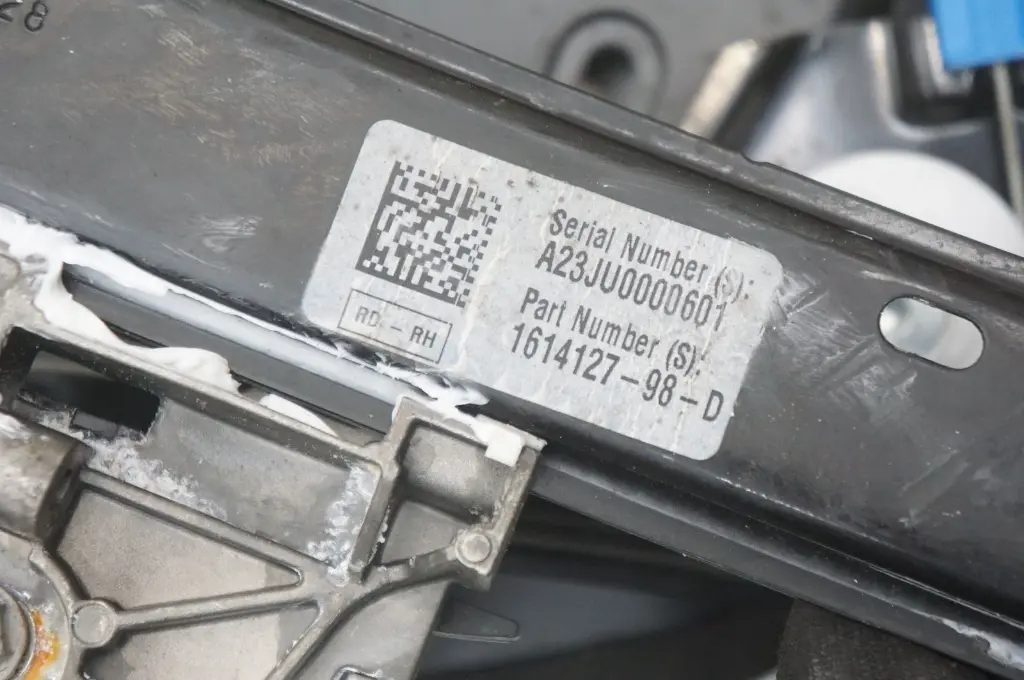 Склопідіймач задній правий Tesla Model X 21+, 1614127-98-D