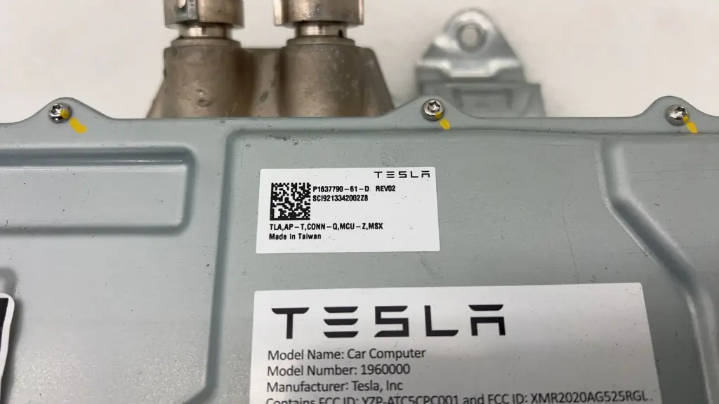 Блок автопілоту комп'ютер (MCU) Tesla Model S 21+, 1637790-61-D