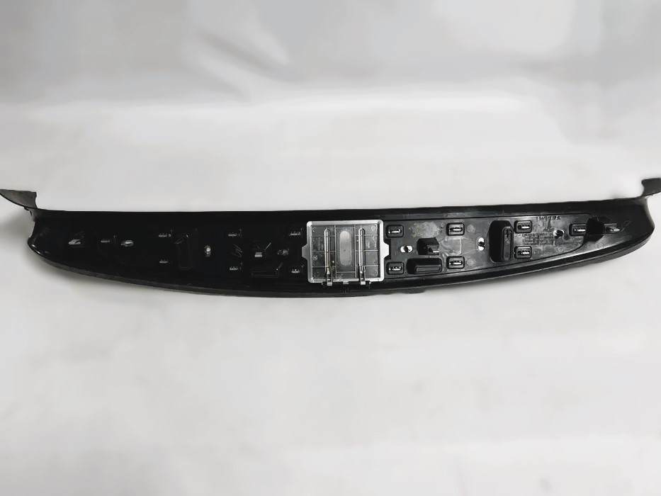 Накладка захисна порога багажника заднього (Chrome) Tesla Model X, 1035994-00-D