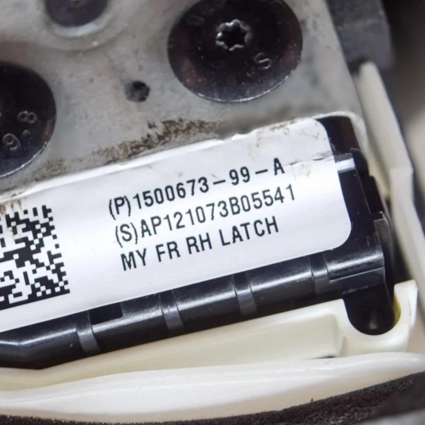 Замок двері передньої правої Tesla Model Y, 1500673-99-A