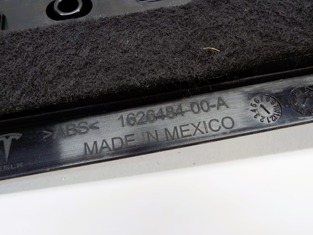 Накладка дверного пройому задня ліва Tesla Model X 21+, 1626484-00-C