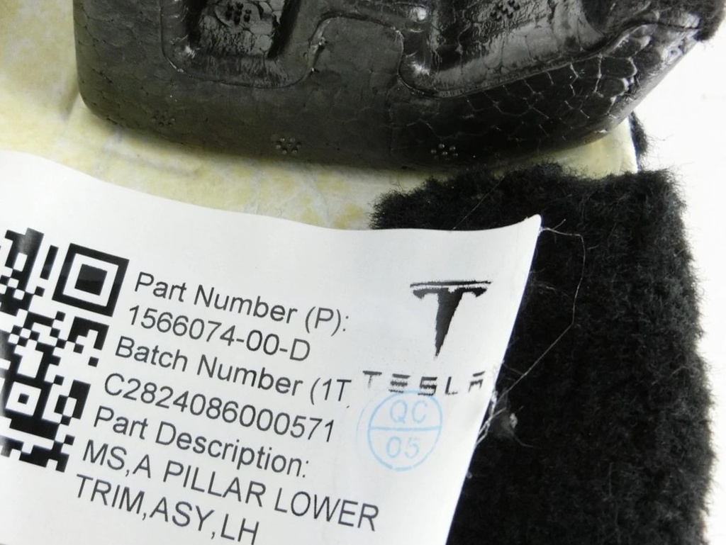 Накладка порогу передня ліва нижня Tesla Model S 21+, 1566074-00-D