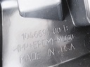 Кронштейн накладки порога правий Tesla Model X, 1046691-00-B