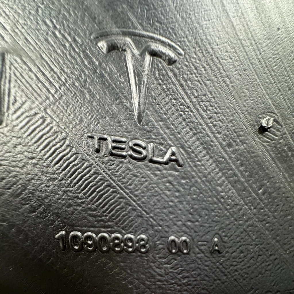 Повітропровід С-стійки лівий системи вентиляції Tesla Model X 21+, 1090898-00-A