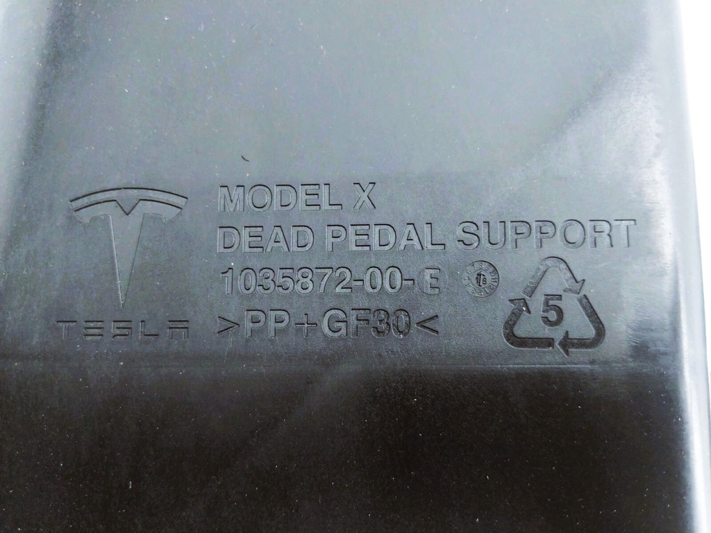 Панель під ногу водія Yesla Model X, 1035872-00-E