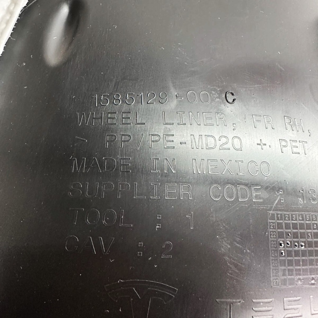 Підкрильник передній правий Tesla Model X 21+, 1585129-00-C
