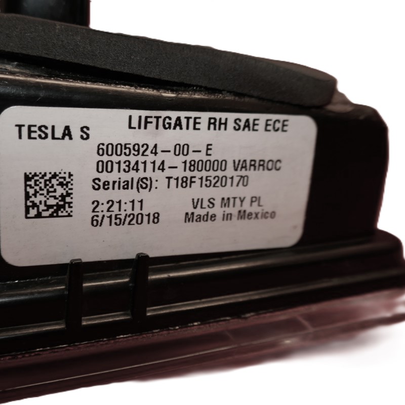 Ліхтар задній правий в кришку багажника (ляду) тонований Tesla Model S 21+, 6005924-00-E