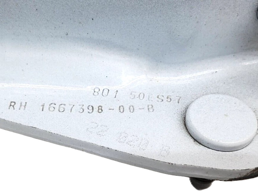 Петля кришки багажника права Tesla Model 3, 1667398-00-B