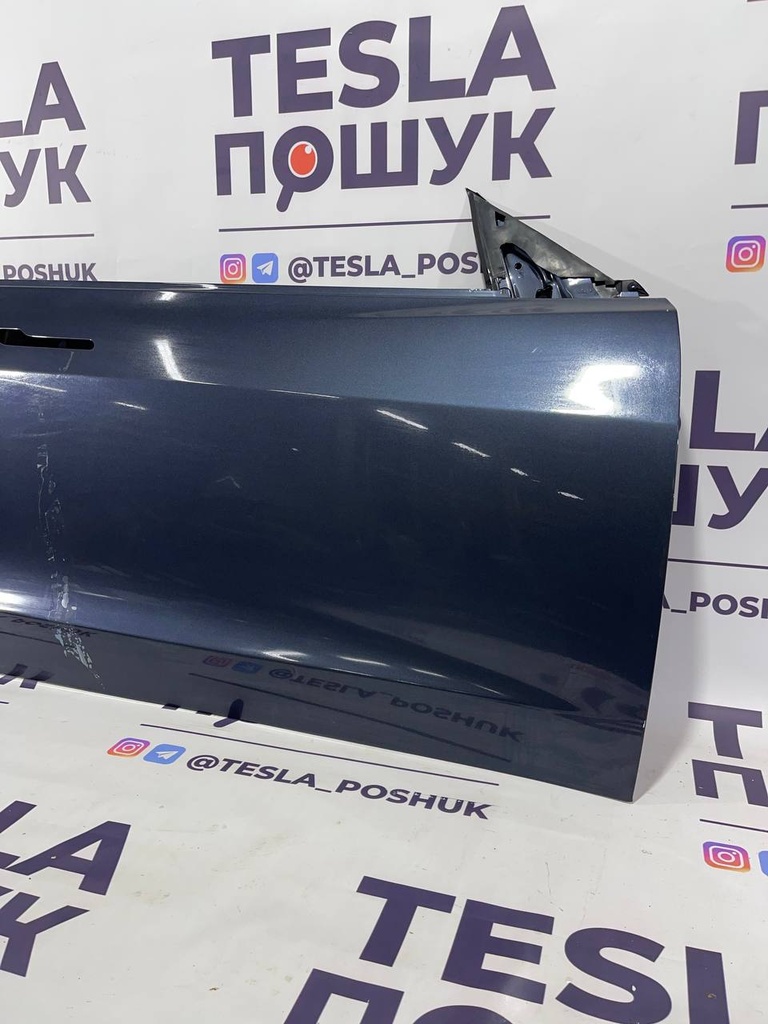 Двері передні праві Gray ( голі ) Tesla Model 3, 1081420-E0-C
