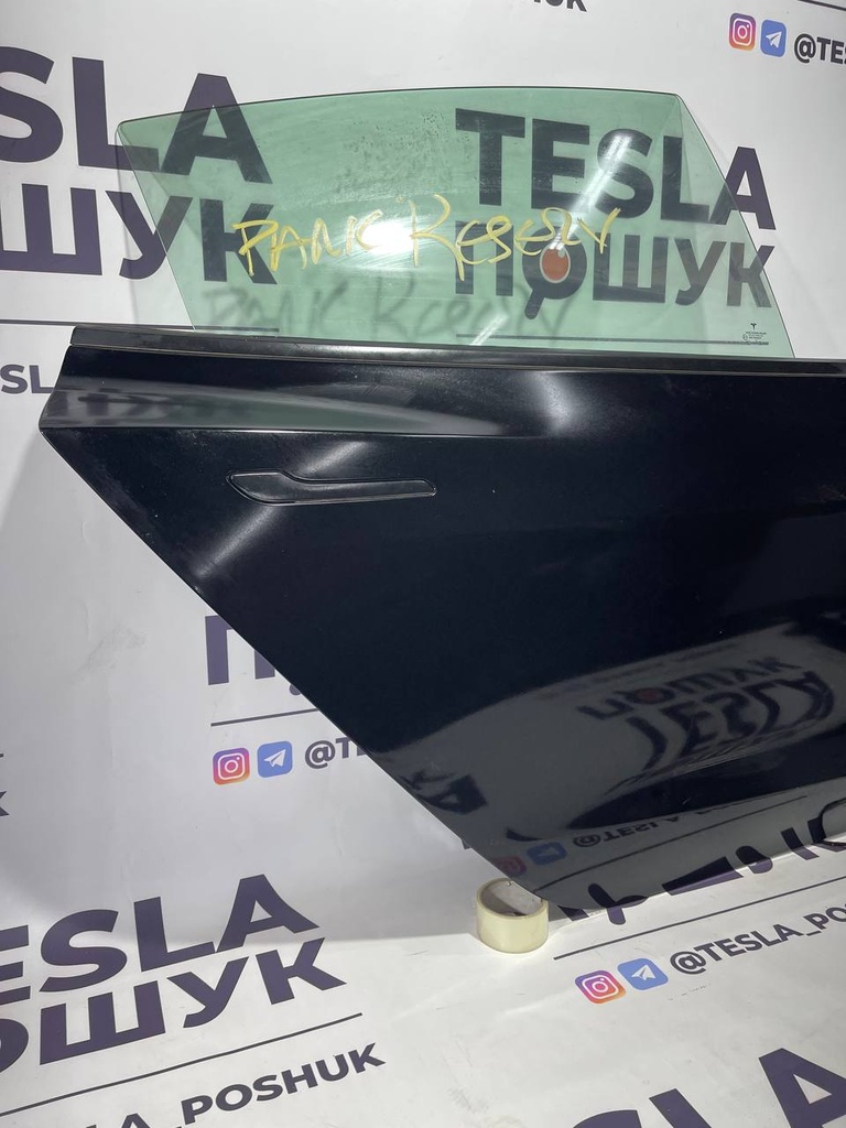 Двері задні праві black ( комплектні ) Tesla Model 3, 1081440-E0-C