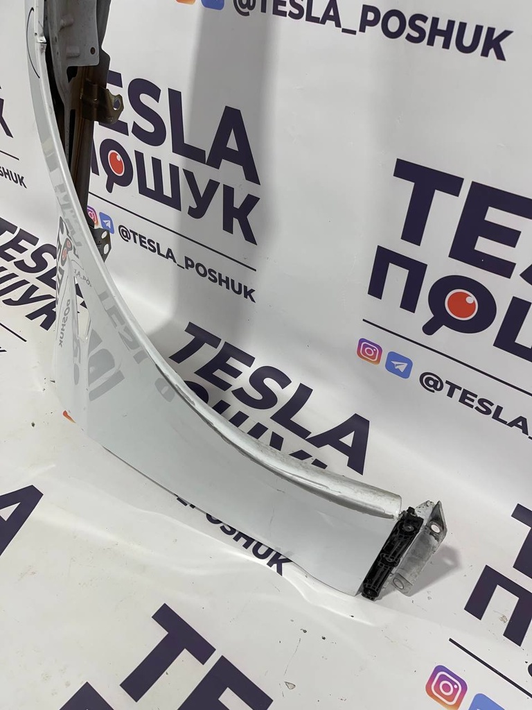 Крило переднє праве Tesla Model S Plaid,1562552-E0-A