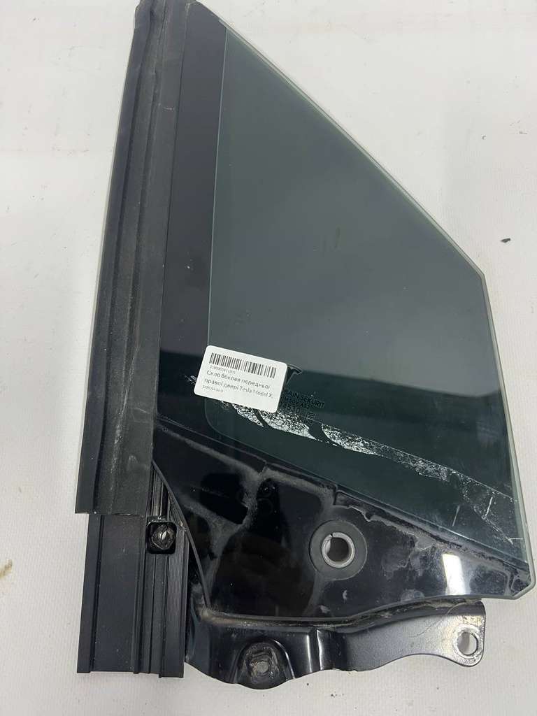 Скло бокове передньої правої двері Tesla Model X, 1055204-00-D
