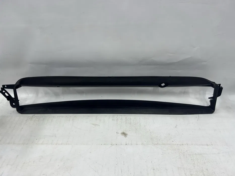 Дифузор передній радіатора охолодження основного Tesla Model S , 1057847-00-D