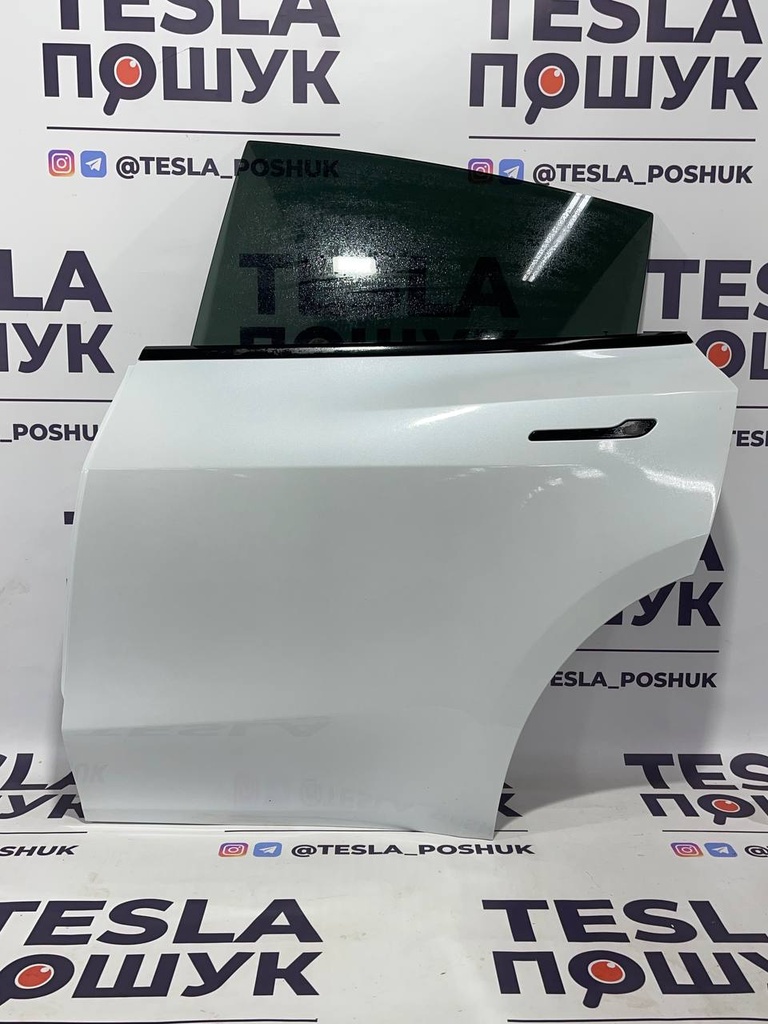 Двері задні ліві white ( комплектні ) Tesla Model Y, 1493561-12-A