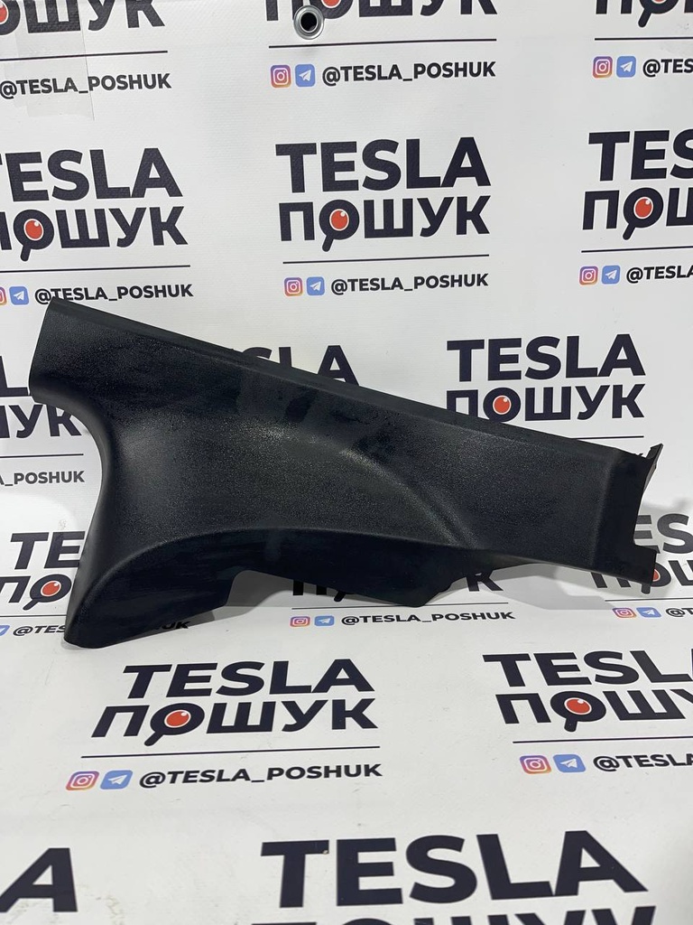 Накладка порога дверей задньої правої Tesla Model 3,  1086312-00-E