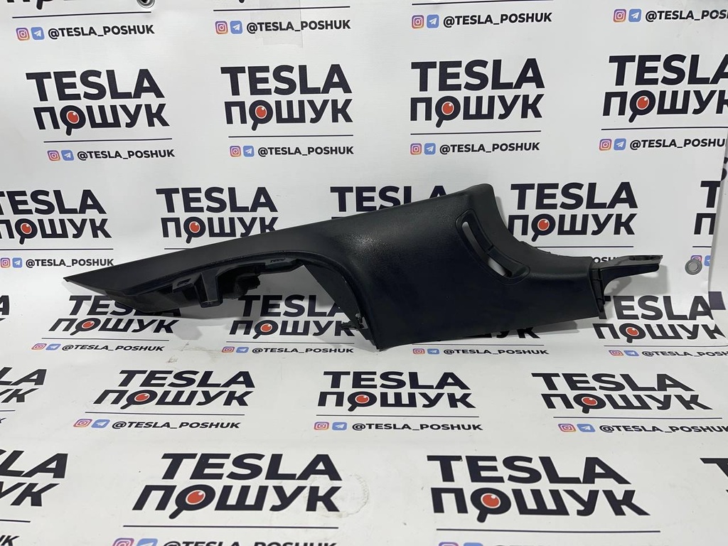 Накладка задньої стійки нижня права Tesla Model 3, 1086285-88-l