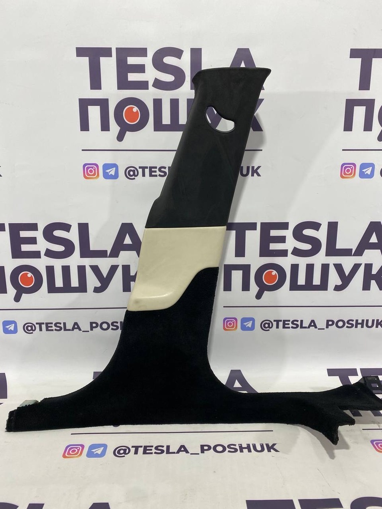 Центральна стойка внутрішня права ( комплектна ) Tesla Model S 21+, 1585789-99-C